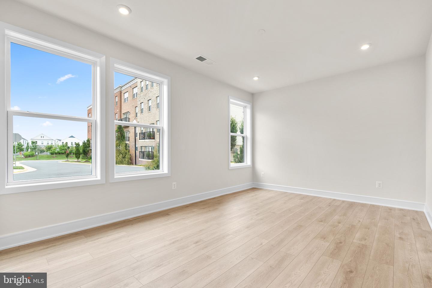 23640 BOLTON CRESCENT TER #13-105, ASHBURN, Virginia 20148, 3 Bedrooms Bedrooms, ,2 BathroomsBathrooms,Residential,For sale,23640 BOLTON CRESCENT TER #13-105,VALO2103254 MLS # VALO2103254