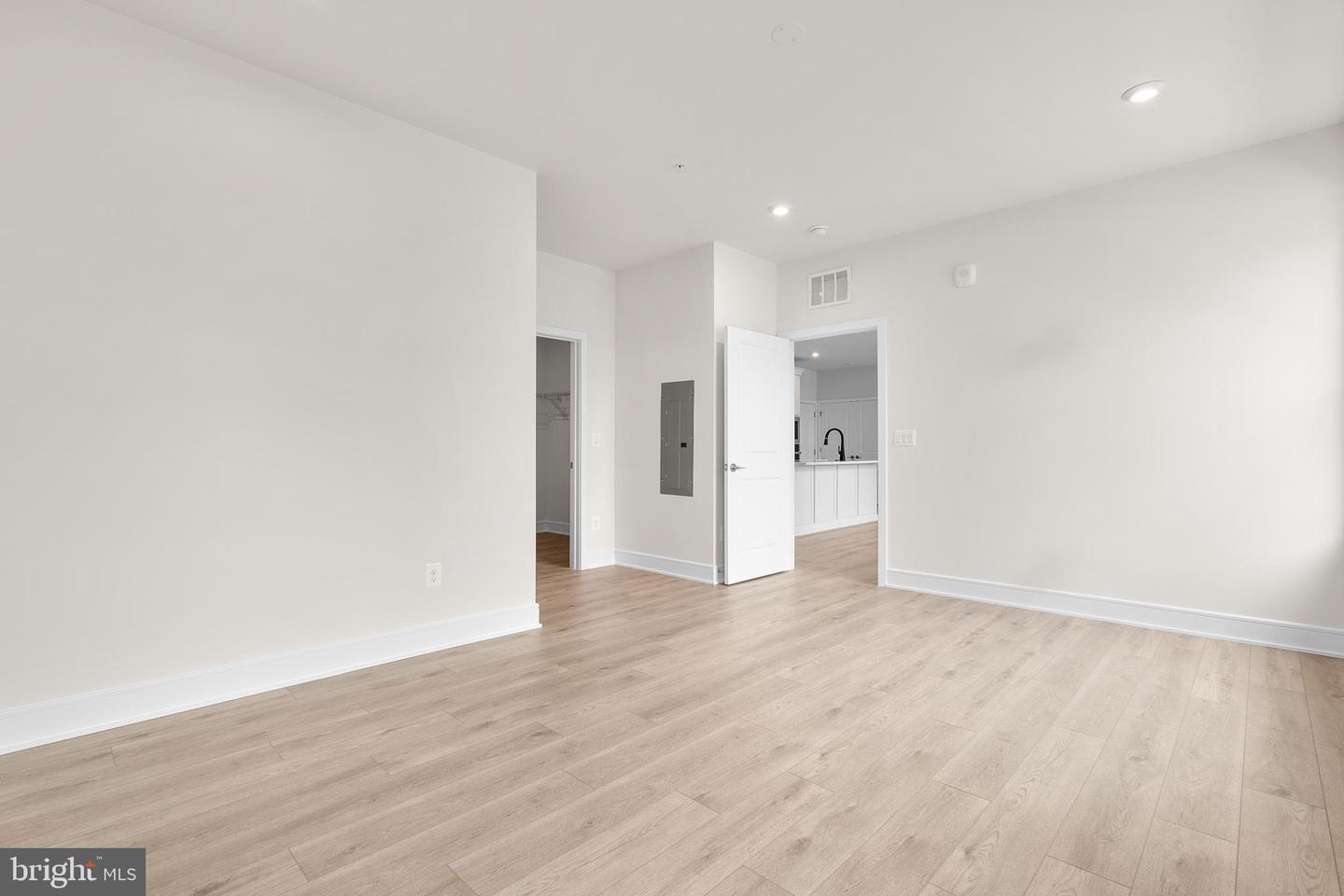 23640 BOLTON CRESCENT TER #13-105, ASHBURN, Virginia 20148, 3 Bedrooms Bedrooms, ,2 BathroomsBathrooms,Residential,For sale,23640 BOLTON CRESCENT TER #13-105,VALO2103254 MLS # VALO2103254