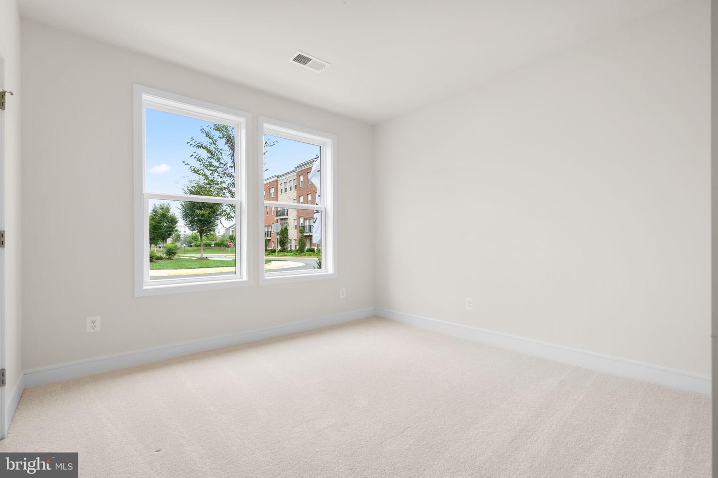 23640 BOLTON CRESCENT TER #13-105, ASHBURN, Virginia 20148, 3 Bedrooms Bedrooms, ,2 BathroomsBathrooms,Residential,For sale,23640 BOLTON CRESCENT TER #13-105,VALO2103254 MLS # VALO2103254