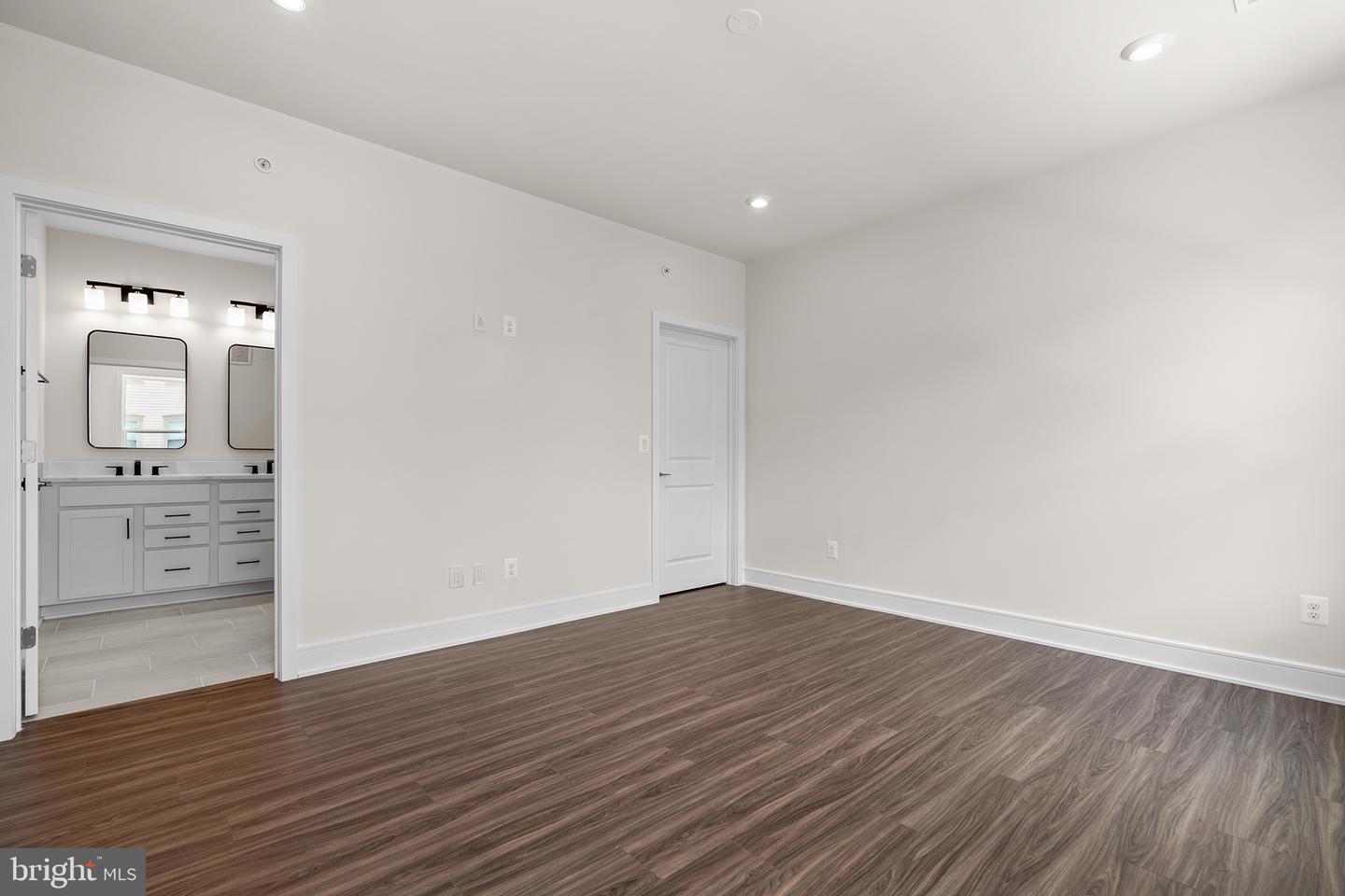 23640 BOLTON CRESCENT TER #13-302, ASHBURN, Virginia 20148, 2 Bedrooms Bedrooms, ,2 BathroomsBathrooms,Residential,For sale,23640 BOLTON CRESCENT TER #13-302,VALO2103256 MLS # VALO2103256