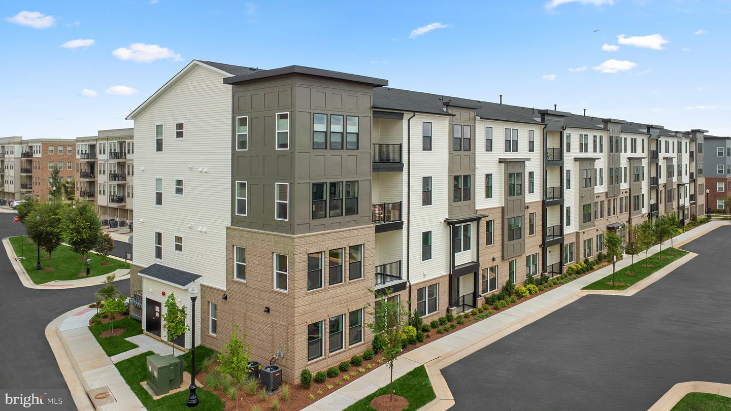 23640 BOLTON CRESCENT TER #13-302, ASHBURN, Virginia 20148, 2 Bedrooms Bedrooms, ,2 BathroomsBathrooms,Residential,For sale,23640 BOLTON CRESCENT TER #13-302,VALO2103256 MLS # VALO2103256