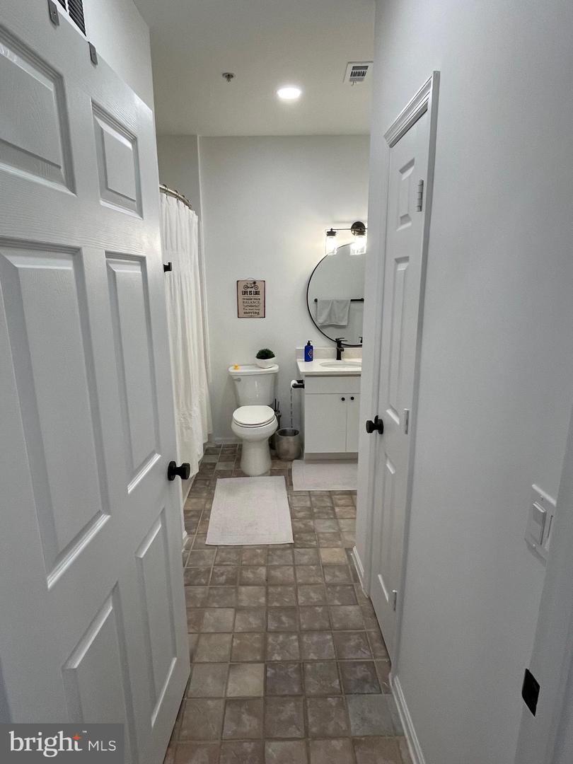 3021 NICOSH CIRCLE #1406, FALLS CHURCH, Virginia 22042, 1 Bedroom Bedrooms, ,1 BathroomBathrooms,Residential,For sale,3021 NICOSH CIRCLE #1406,VAFX2257916 MLS # VAFX2257916