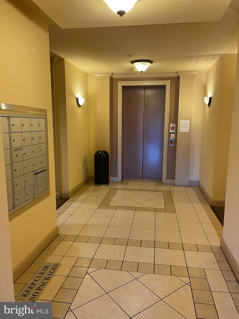 3021 NICOSH CIRCLE #1406, FALLS CHURCH, Virginia 22042, 1 Bedroom Bedrooms, ,1 BathroomBathrooms,Residential,For sale,3021 NICOSH CIRCLE #1406,VAFX2257916 MLS # VAFX2257916