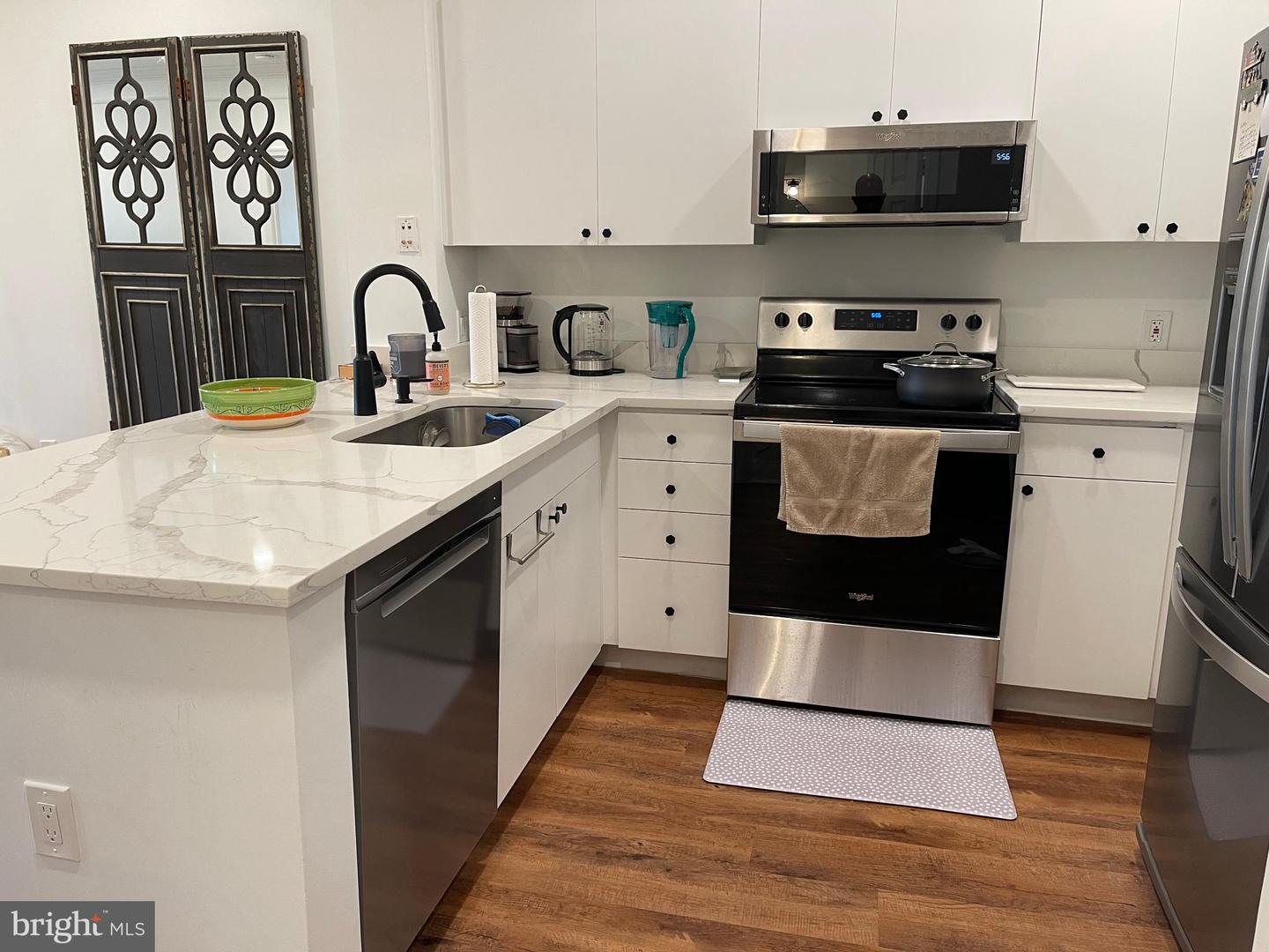 3021 NICOSH CIRCLE #1406, FALLS CHURCH, Virginia 22042, 1 Bedroom Bedrooms, ,1 BathroomBathrooms,Residential,For sale,3021 NICOSH CIRCLE #1406,VAFX2257916 MLS # VAFX2257916