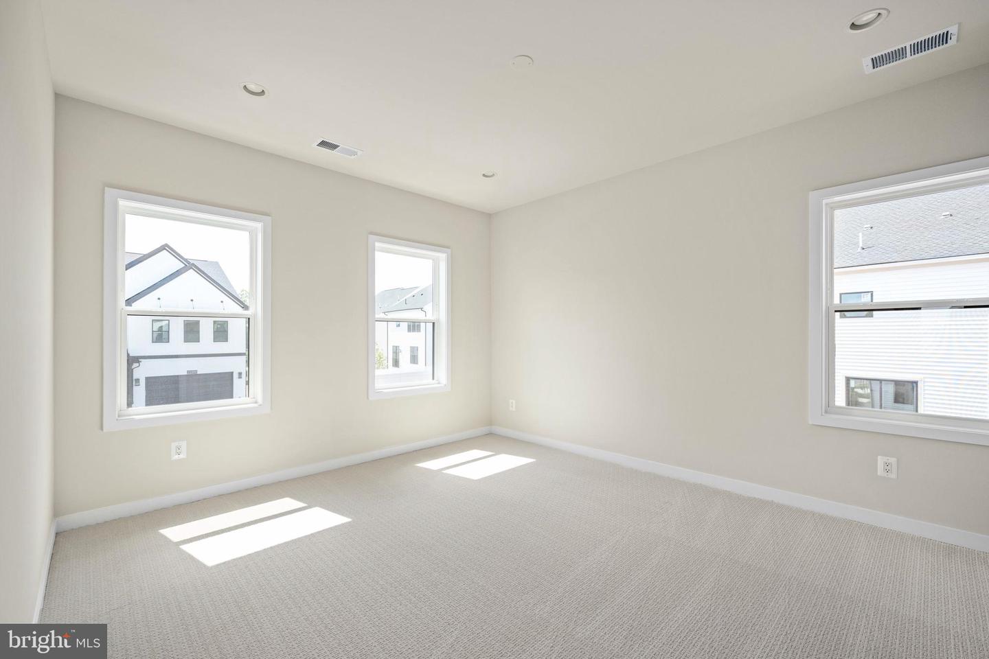 41692 OAK BEND CT, ALDIE, Virginia 20105, 6 Bedrooms Bedrooms, ,5 BathroomsBathrooms,Residential,For sale,41692 OAK BEND CT,VALO2103266 MLS # VALO2103266