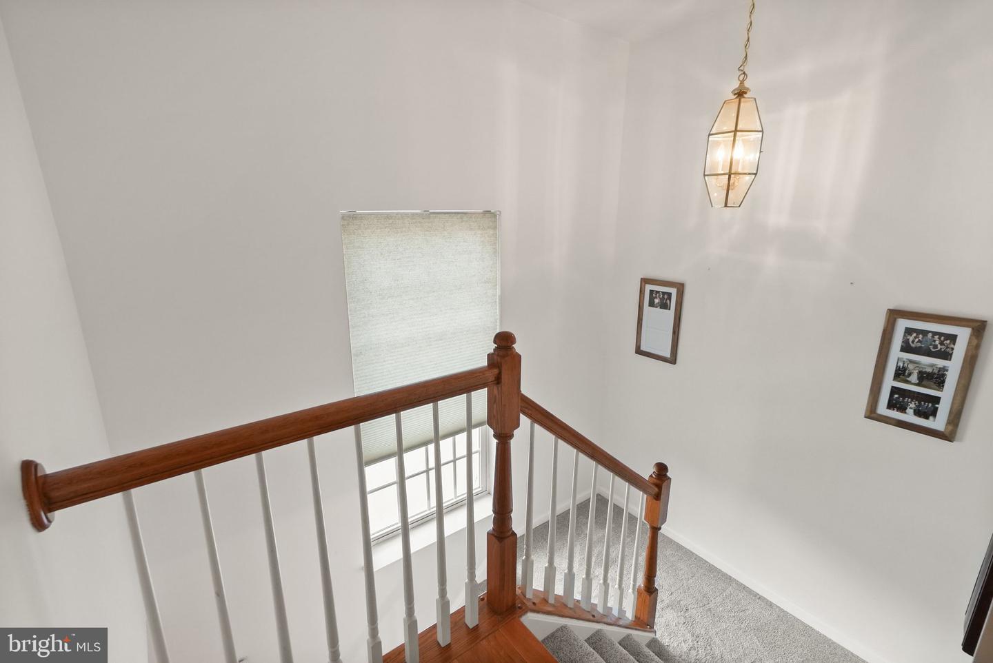 18418 MONTVIEW SQ, LEESBURG, Virginia 20176, 3 Bedrooms Bedrooms, ,3 BathroomsBathrooms,Residential,For sale,18418 MONTVIEW SQ,VALO2103270 MLS # VALO2103270