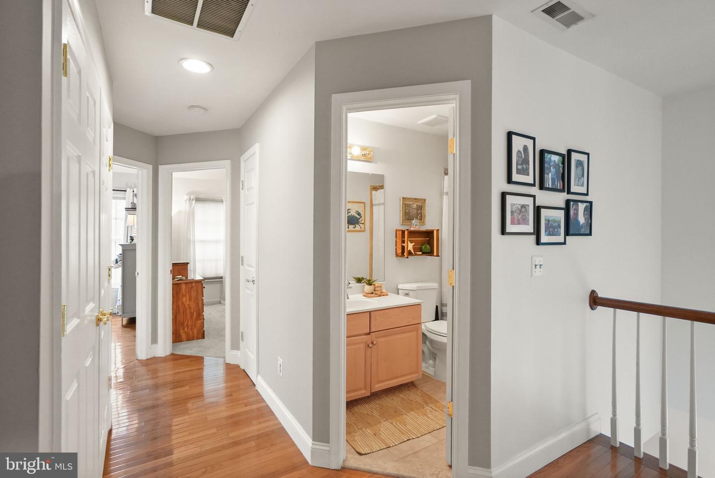 18418 MONTVIEW SQ, LEESBURG, Virginia 20176, 3 Bedrooms Bedrooms, ,3 BathroomsBathrooms,Residential,For sale,18418 MONTVIEW SQ,VALO2103270 MLS # VALO2103270