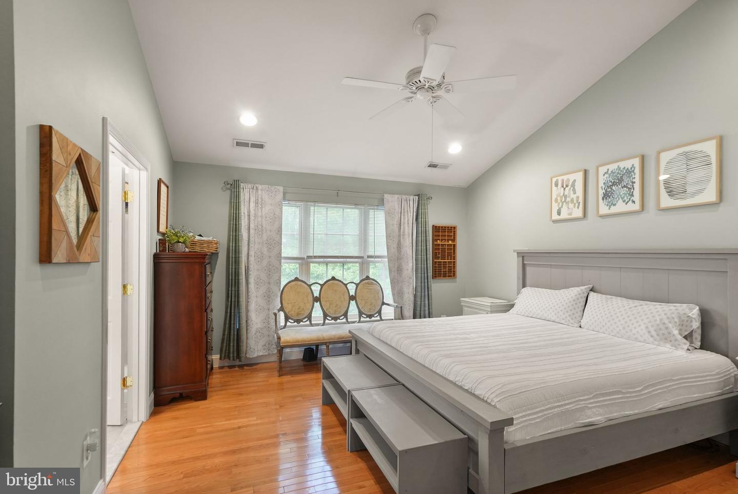 18418 MONTVIEW SQ, LEESBURG, Virginia 20176, 3 Bedrooms Bedrooms, ,3 BathroomsBathrooms,Residential,For sale,18418 MONTVIEW SQ,VALO2103270 MLS # VALO2103270