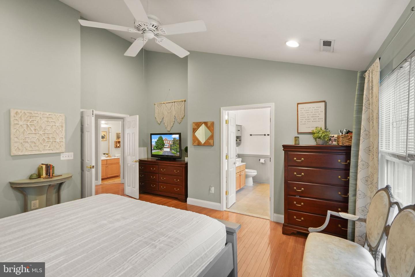 18418 MONTVIEW SQ, LEESBURG, Virginia 20176, 3 Bedrooms Bedrooms, ,3 BathroomsBathrooms,Residential,For sale,18418 MONTVIEW SQ,VALO2103270 MLS # VALO2103270