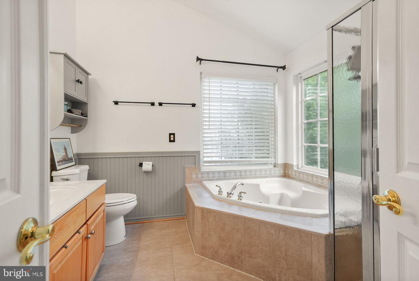 18418 MONTVIEW SQ, LEESBURG, Virginia 20176, 3 Bedrooms Bedrooms, ,3 BathroomsBathrooms,Residential,For sale,18418 MONTVIEW SQ,VALO2103270 MLS # VALO2103270