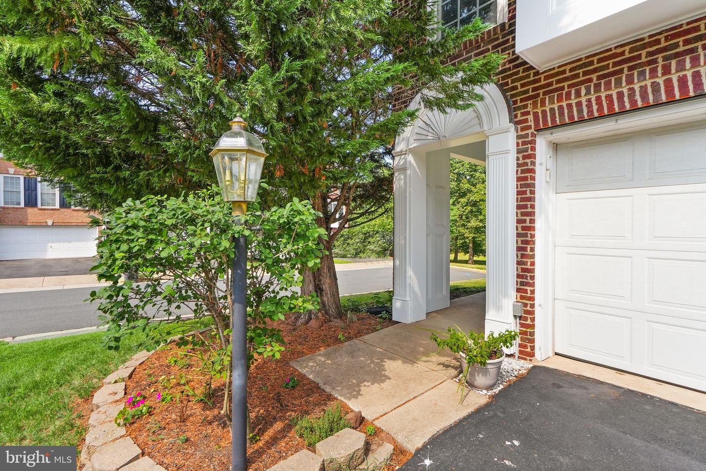 18418 MONTVIEW SQ, LEESBURG, Virginia 20176, 3 Bedrooms Bedrooms, ,3 BathroomsBathrooms,Residential,For sale,18418 MONTVIEW SQ,VALO2103270 MLS # VALO2103270