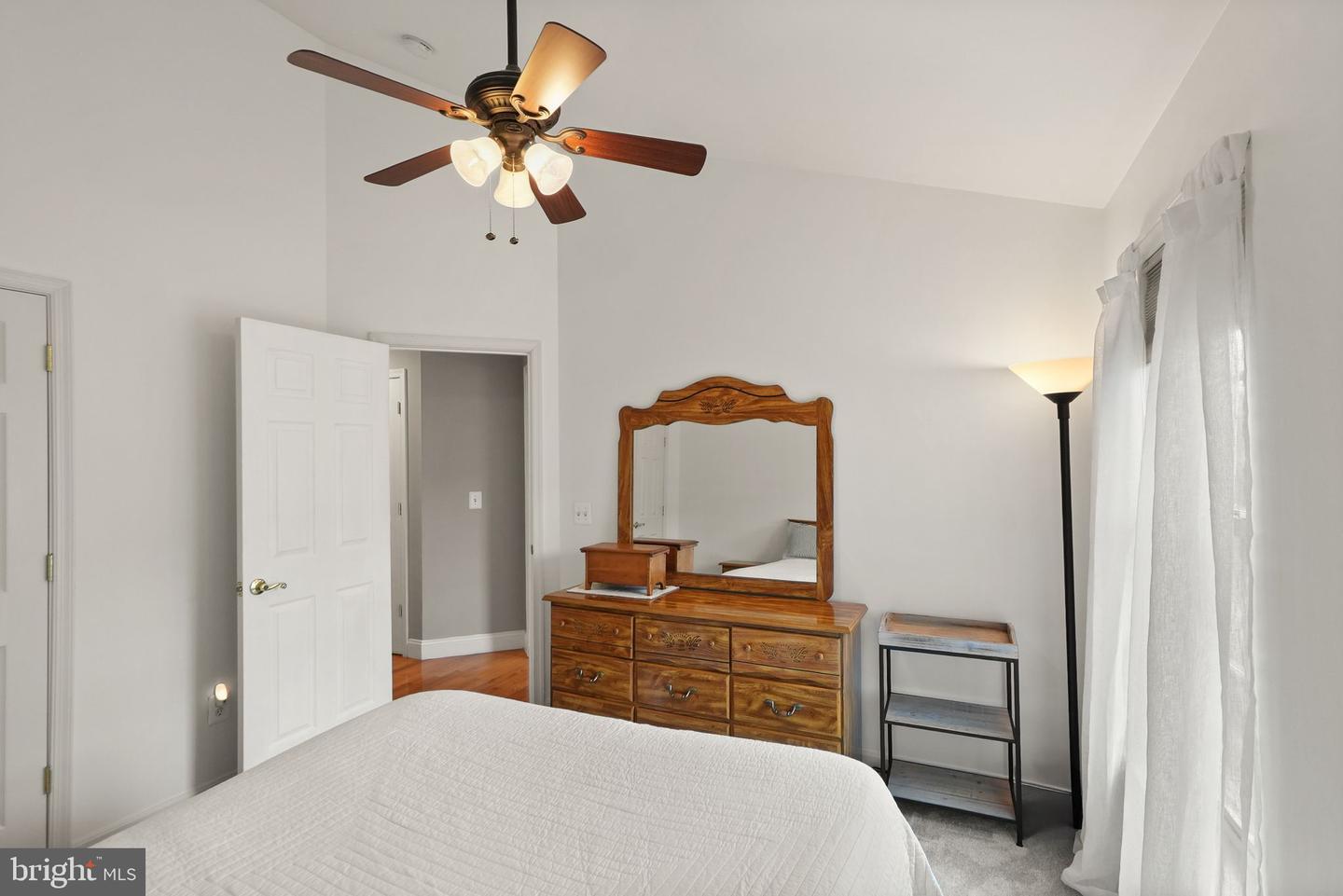 18418 MONTVIEW SQ, LEESBURG, Virginia 20176, 3 Bedrooms Bedrooms, ,3 BathroomsBathrooms,Residential,For sale,18418 MONTVIEW SQ,VALO2103270 MLS # VALO2103270