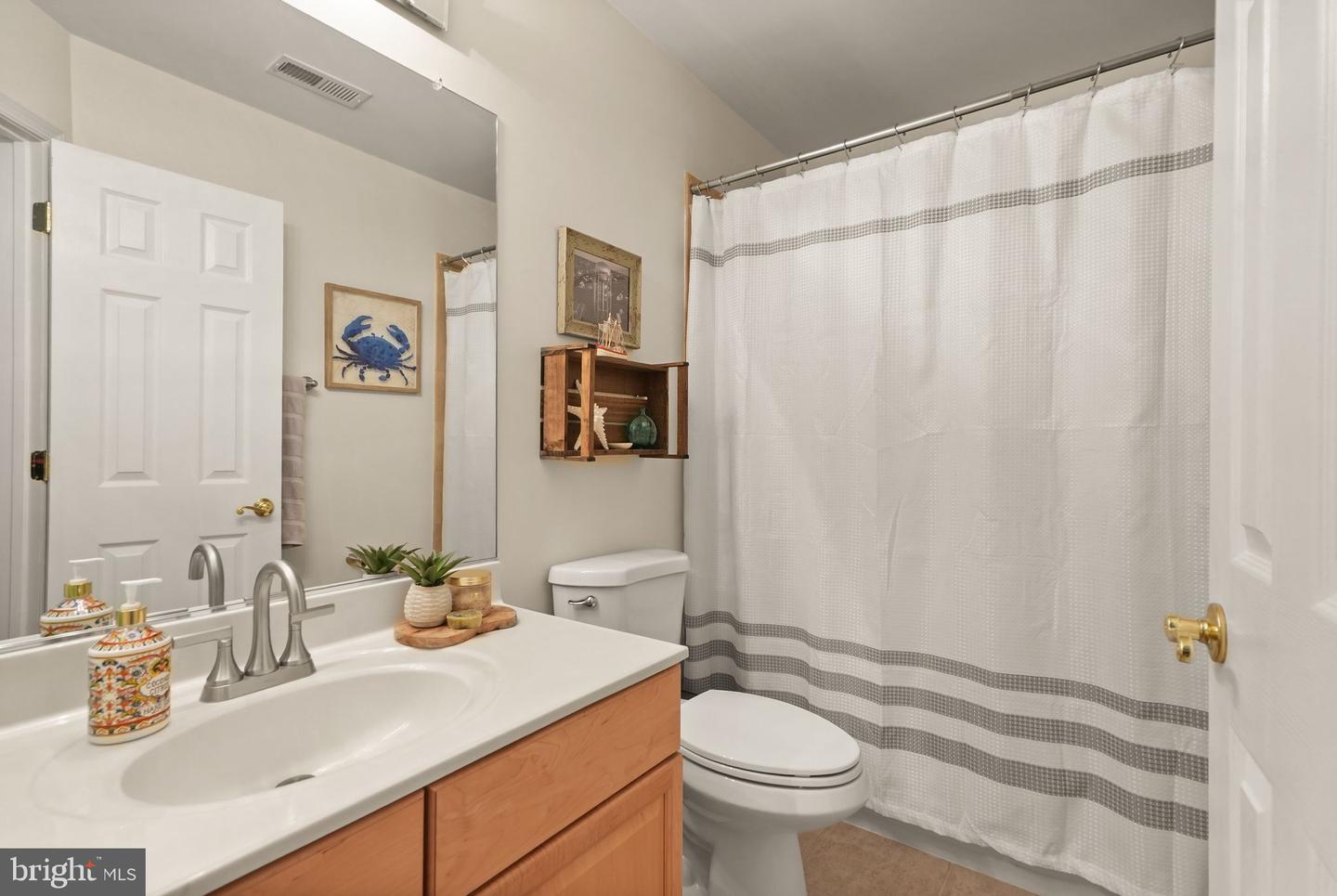 18418 MONTVIEW SQ, LEESBURG, Virginia 20176, 3 Bedrooms Bedrooms, ,3 BathroomsBathrooms,Residential,For sale,18418 MONTVIEW SQ,VALO2103270 MLS # VALO2103270