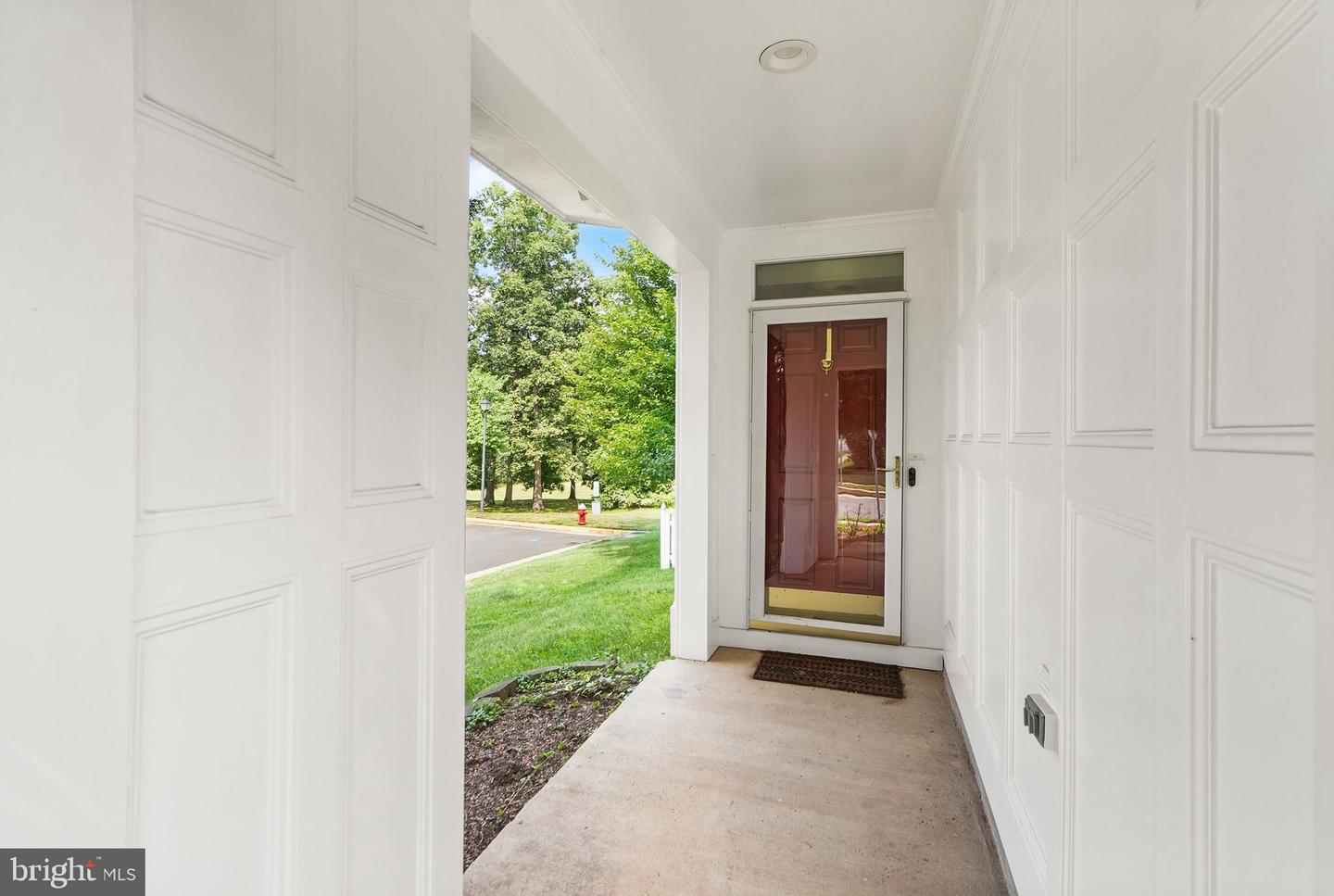 18418 MONTVIEW SQ, LEESBURG, Virginia 20176, 3 Bedrooms Bedrooms, ,3 BathroomsBathrooms,Residential,For sale,18418 MONTVIEW SQ,VALO2103270 MLS # VALO2103270