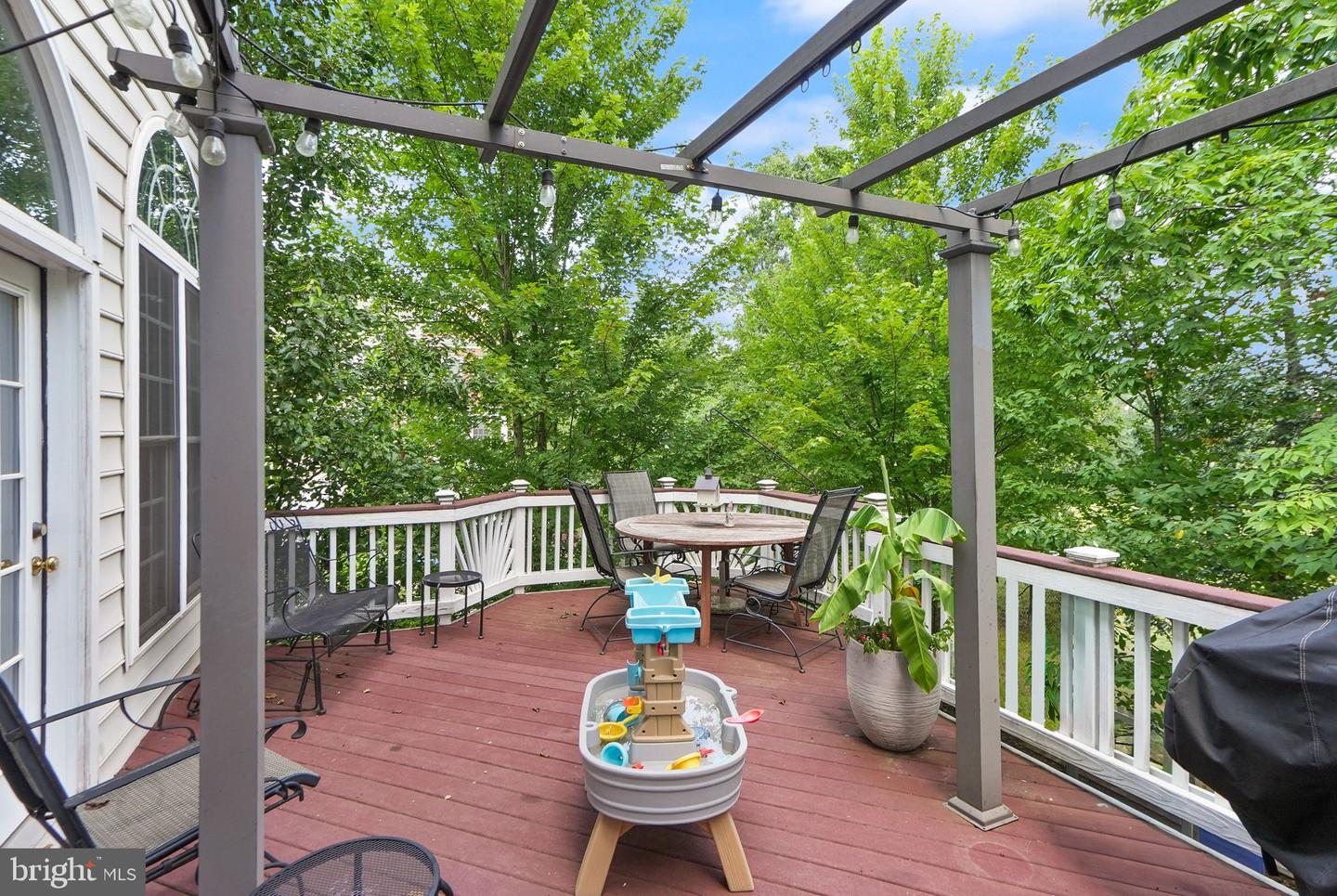 18418 MONTVIEW SQ, LEESBURG, Virginia 20176, 3 Bedrooms Bedrooms, ,3 BathroomsBathrooms,Residential,For sale,18418 MONTVIEW SQ,VALO2103270 MLS # VALO2103270
