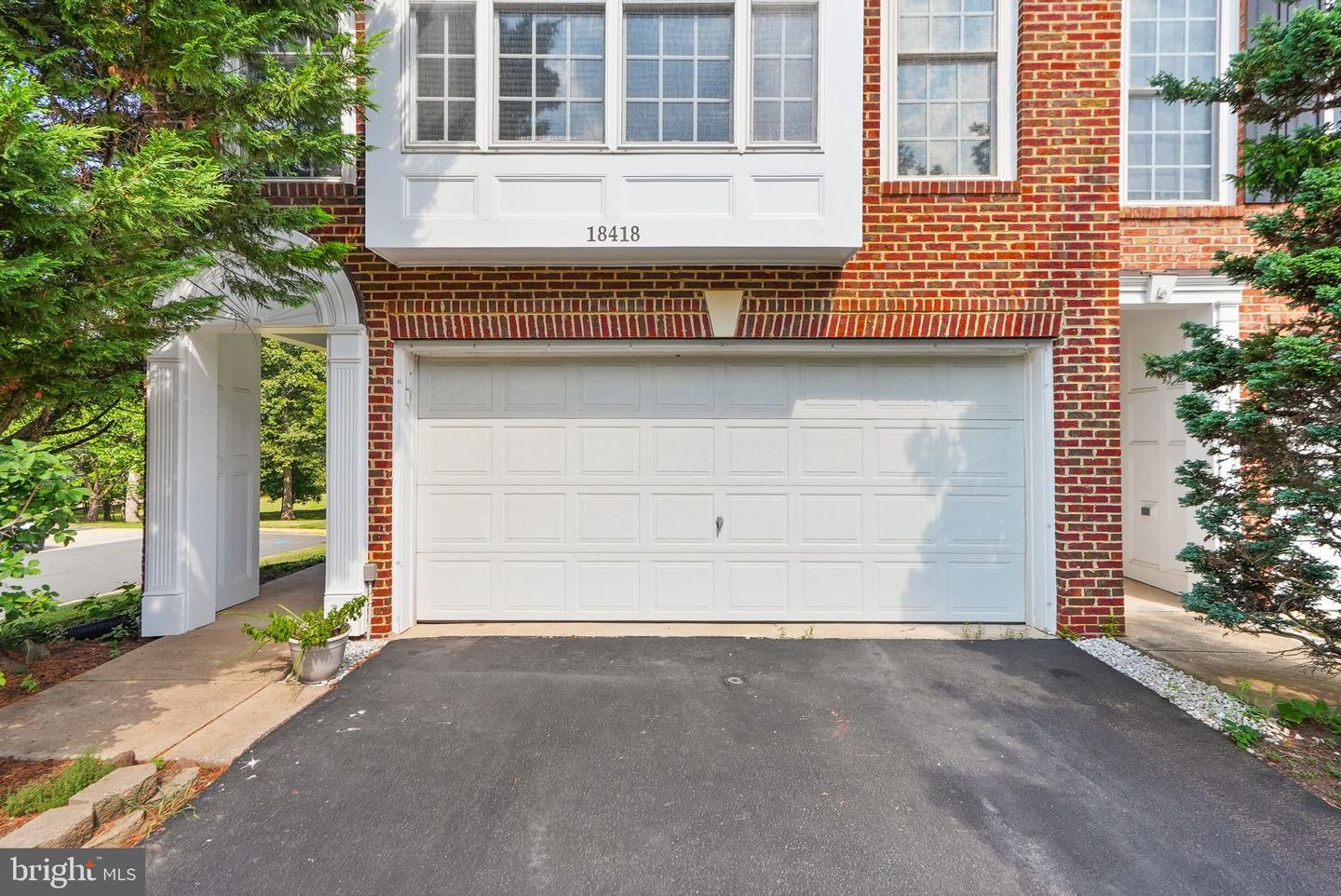 18418 MONTVIEW SQ, LEESBURG, Virginia 20176, 3 Bedrooms Bedrooms, ,3 BathroomsBathrooms,Residential,For sale,18418 MONTVIEW SQ,VALO2103270 MLS # VALO2103270