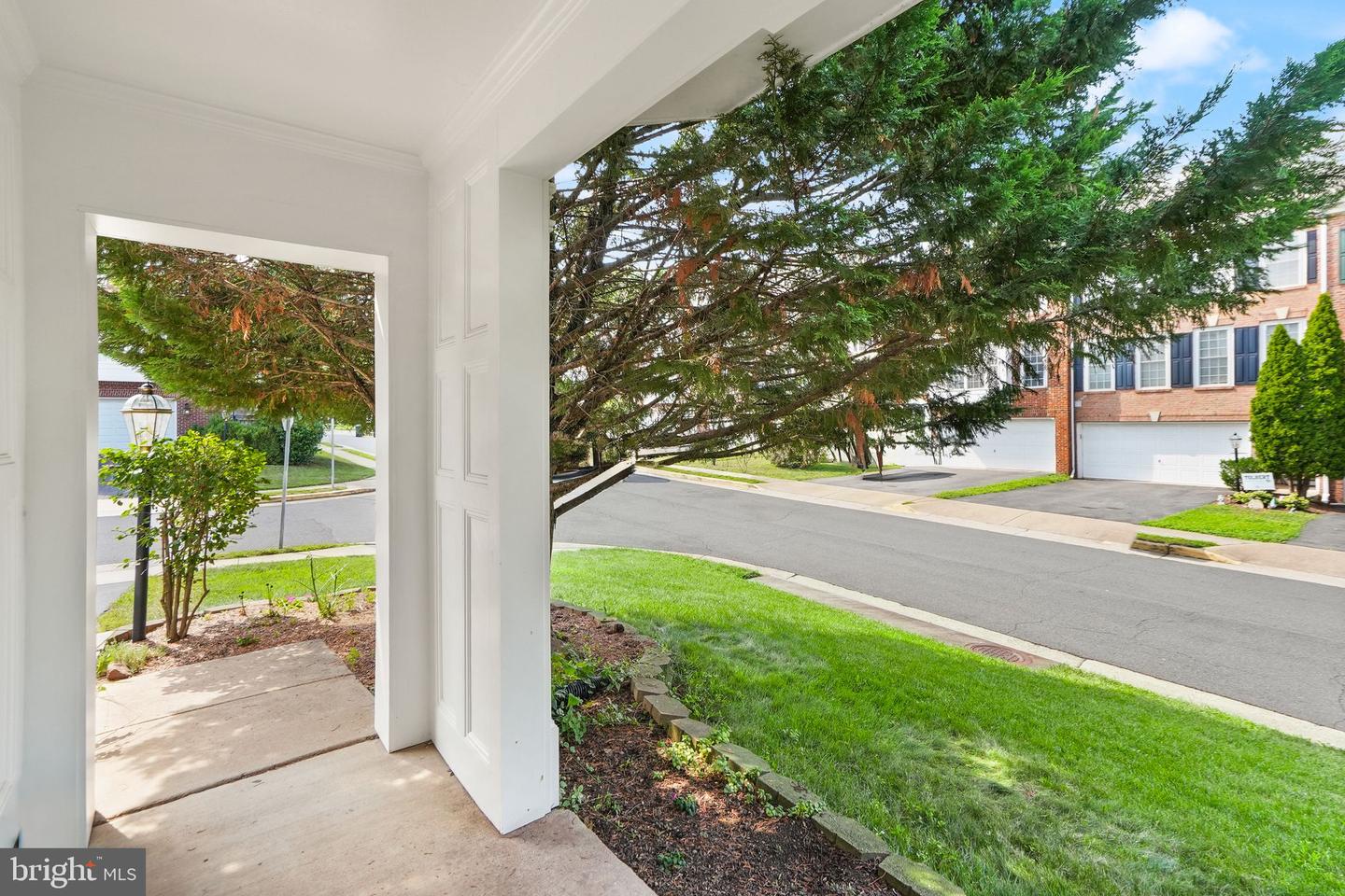18418 MONTVIEW SQ, LEESBURG, Virginia 20176, 3 Bedrooms Bedrooms, ,3 BathroomsBathrooms,Residential,For sale,18418 MONTVIEW SQ,VALO2103270 MLS # VALO2103270