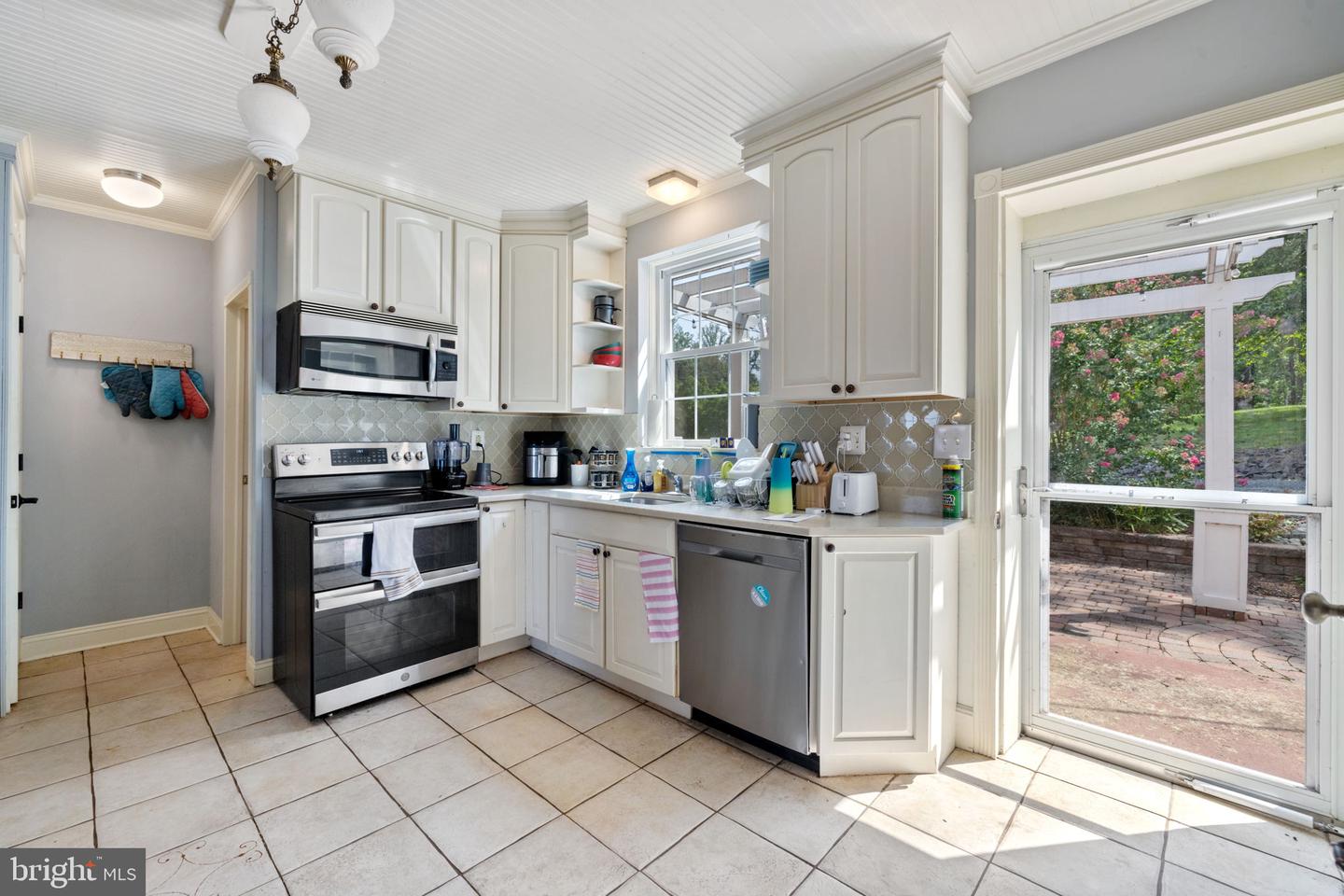 8413 JAMES MADISON HWY, WARRENTON, Virginia 20186, 4 Bedrooms Bedrooms, ,2 BathroomsBathrooms,Residential,For sale,8413 JAMES MADISON HWY,VAFQ2017640 MLS # VAFQ2017640