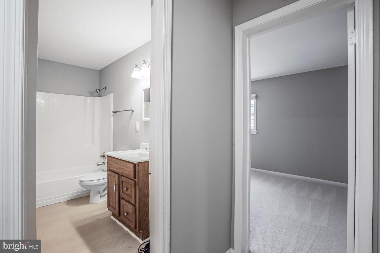 14490 GOLDEN OAK RD, CENTREVILLE, Virginia 20121, 2 Bedrooms Bedrooms, ,1 BathroomBathrooms,Residential,For sale,14490 GOLDEN OAK RD,VAFX2257932 MLS # VAFX2257932