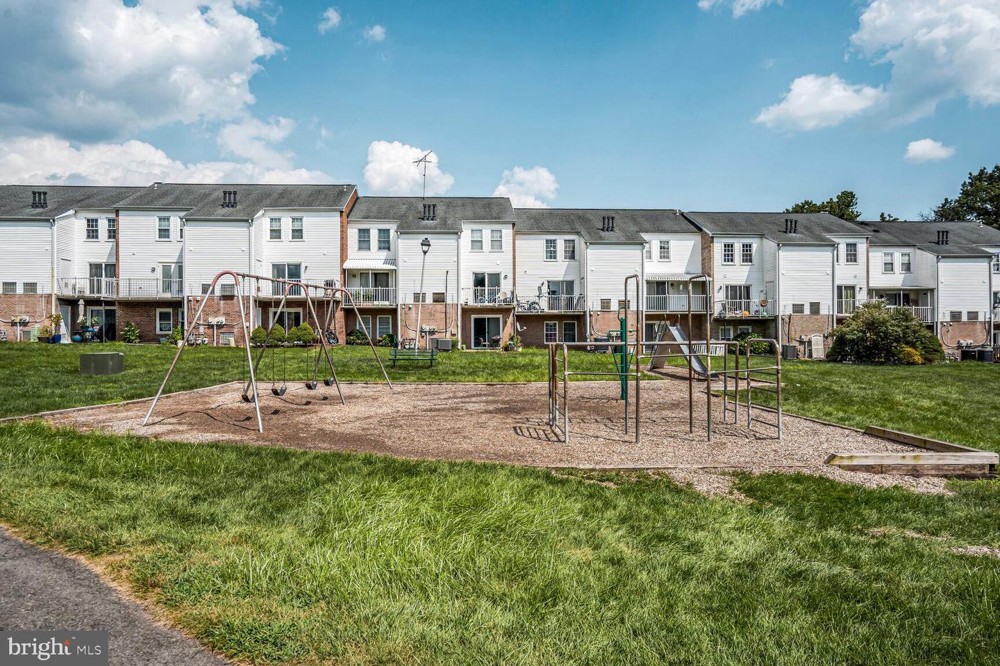 14490 GOLDEN OAK RD, CENTREVILLE, Virginia 20121, 2 Bedrooms Bedrooms, ,1 BathroomBathrooms,Residential,For sale,14490 GOLDEN OAK RD,VAFX2257932 MLS # VAFX2257932