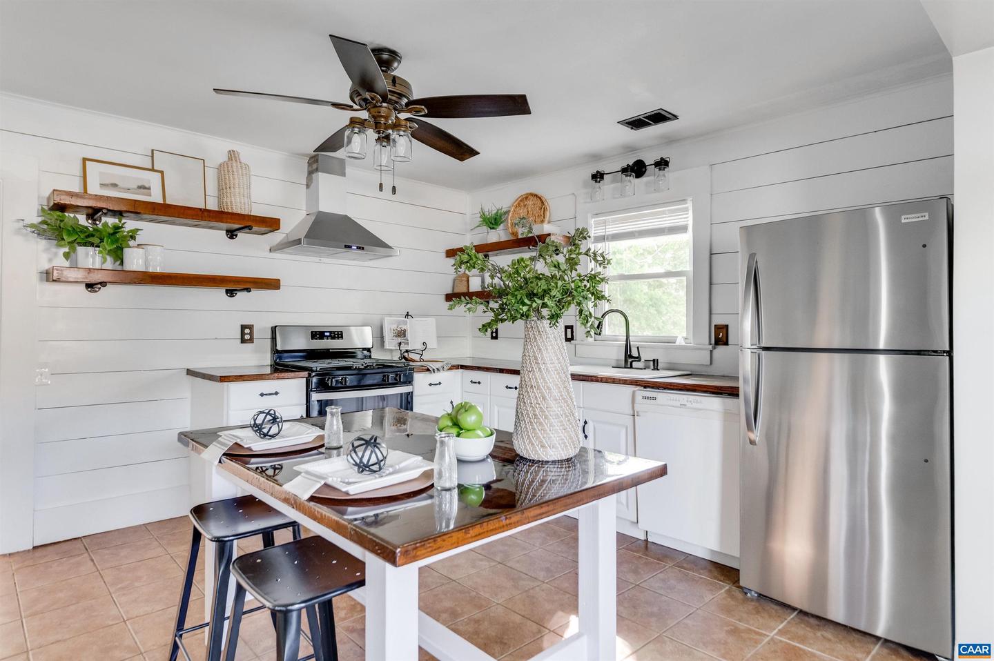 92 GRACE JOHNSON LN, KENTS STORE, Virginia 23804, 3 Bedrooms Bedrooms, ,1 BathroomBathrooms,Residential,For sale,92 GRACE JOHNSON LN,667171 MLS # 667171