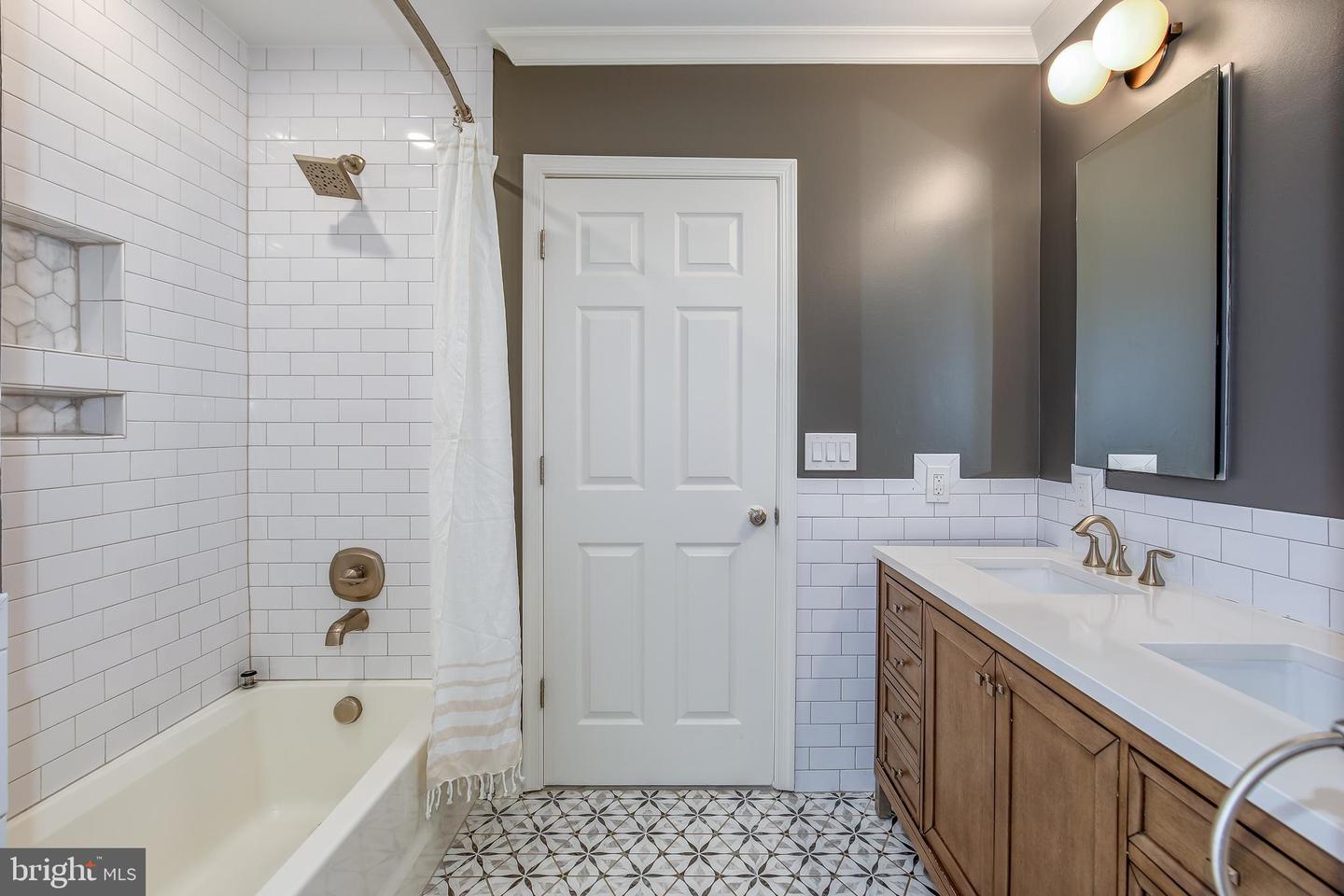 1503 G ST SE, WASHINGTON, District Of Columbia 20003, 5 Bedrooms Bedrooms, ,3 BathroomsBathrooms,Residential,For sale,1503 G ST SE,DCDC2212368 MLS # DCDC2212368