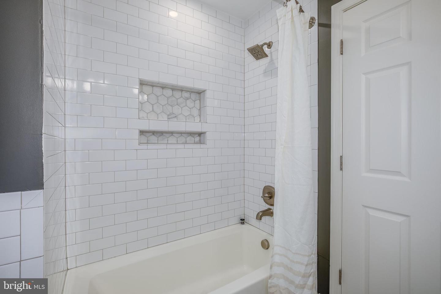 1503 G ST SE, WASHINGTON, District Of Columbia 20003, 5 Bedrooms Bedrooms, ,3 BathroomsBathrooms,Residential,For sale,1503 G ST SE,DCDC2212368 MLS # DCDC2212368