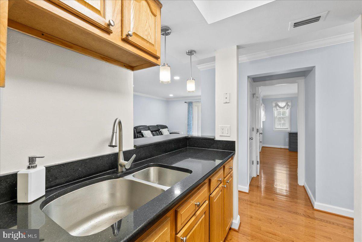 14901 RYDELL RD #201, CENTREVILLE, Virginia 20121, 2 Bedrooms Bedrooms, ,2 BathroomsBathrooms,Residential,For sale,14901 RYDELL RD #201,VAFX2257944 MLS # VAFX2257944