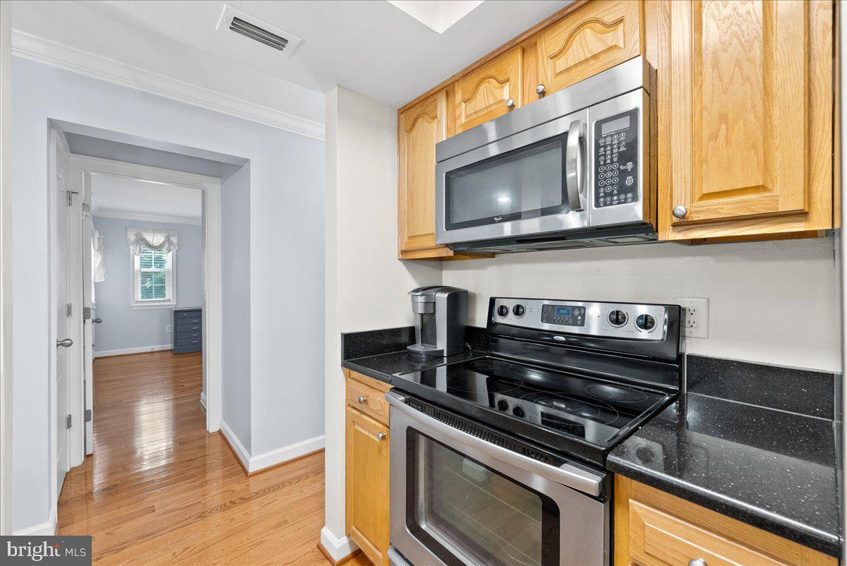 14901 RYDELL RD #201, CENTREVILLE, Virginia 20121, 2 Bedrooms Bedrooms, ,2 BathroomsBathrooms,Residential,For sale,14901 RYDELL RD #201,VAFX2257944 MLS # VAFX2257944