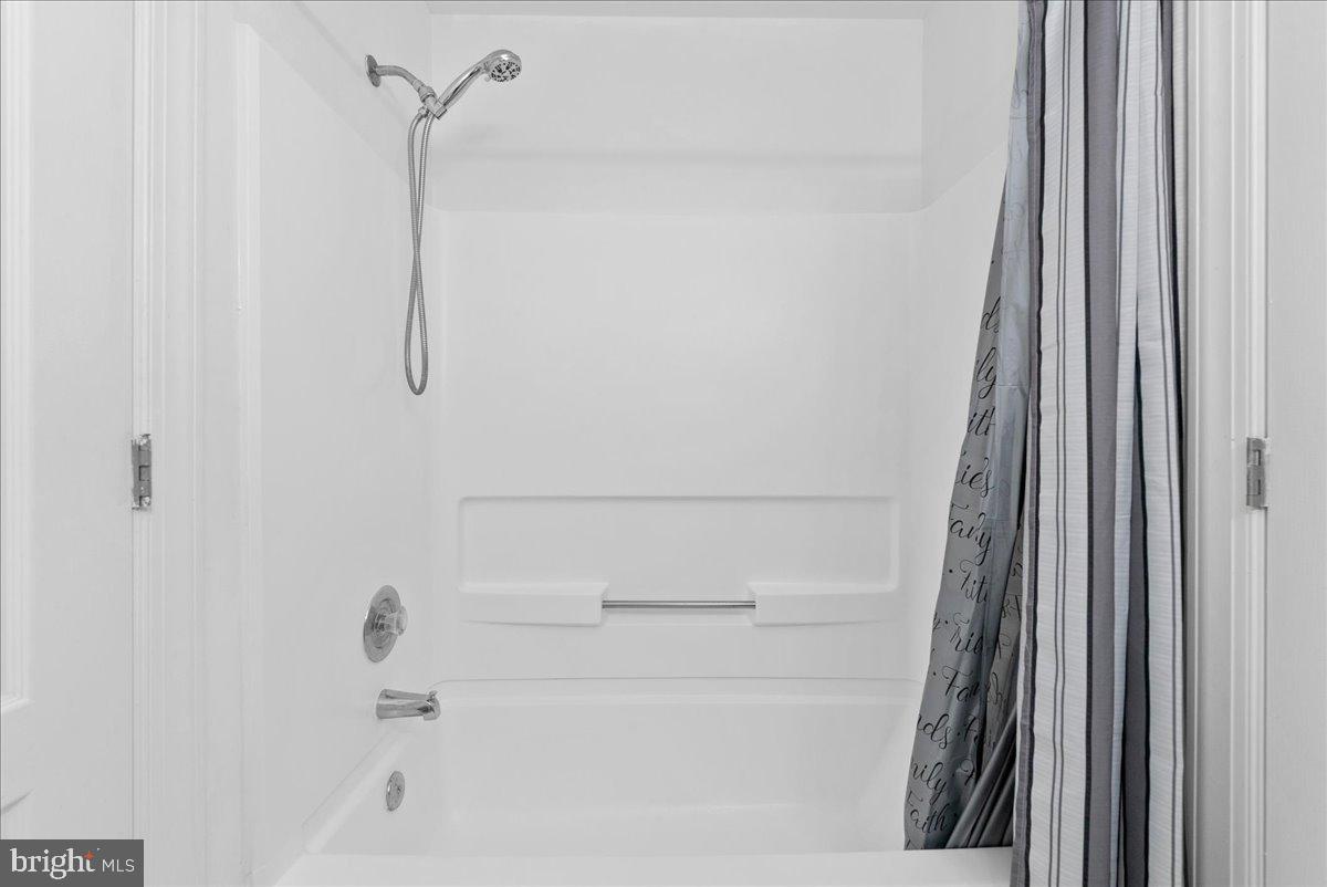 14901 RYDELL RD #201, CENTREVILLE, Virginia 20121, 2 Bedrooms Bedrooms, ,2 BathroomsBathrooms,Residential,For sale,14901 RYDELL RD #201,VAFX2257944 MLS # VAFX2257944