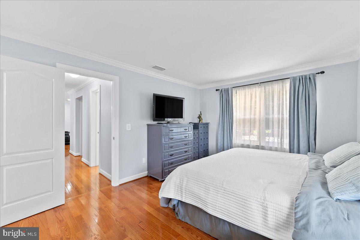 14901 RYDELL RD #201, CENTREVILLE, Virginia 20121, 2 Bedrooms Bedrooms, ,2 BathroomsBathrooms,Residential,For sale,14901 RYDELL RD #201,VAFX2257944 MLS # VAFX2257944