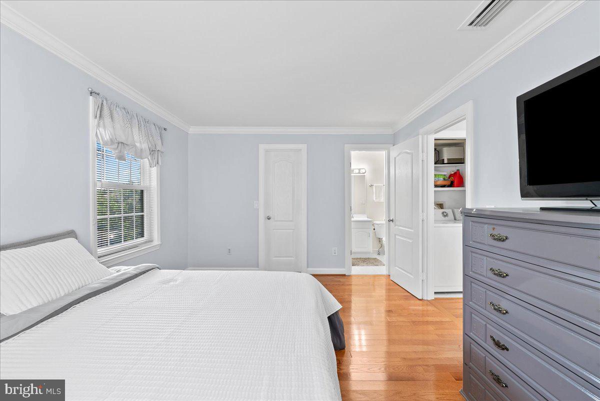 14901 RYDELL RD #201, CENTREVILLE, Virginia 20121, 2 Bedrooms Bedrooms, ,2 BathroomsBathrooms,Residential,For sale,14901 RYDELL RD #201,VAFX2257944 MLS # VAFX2257944