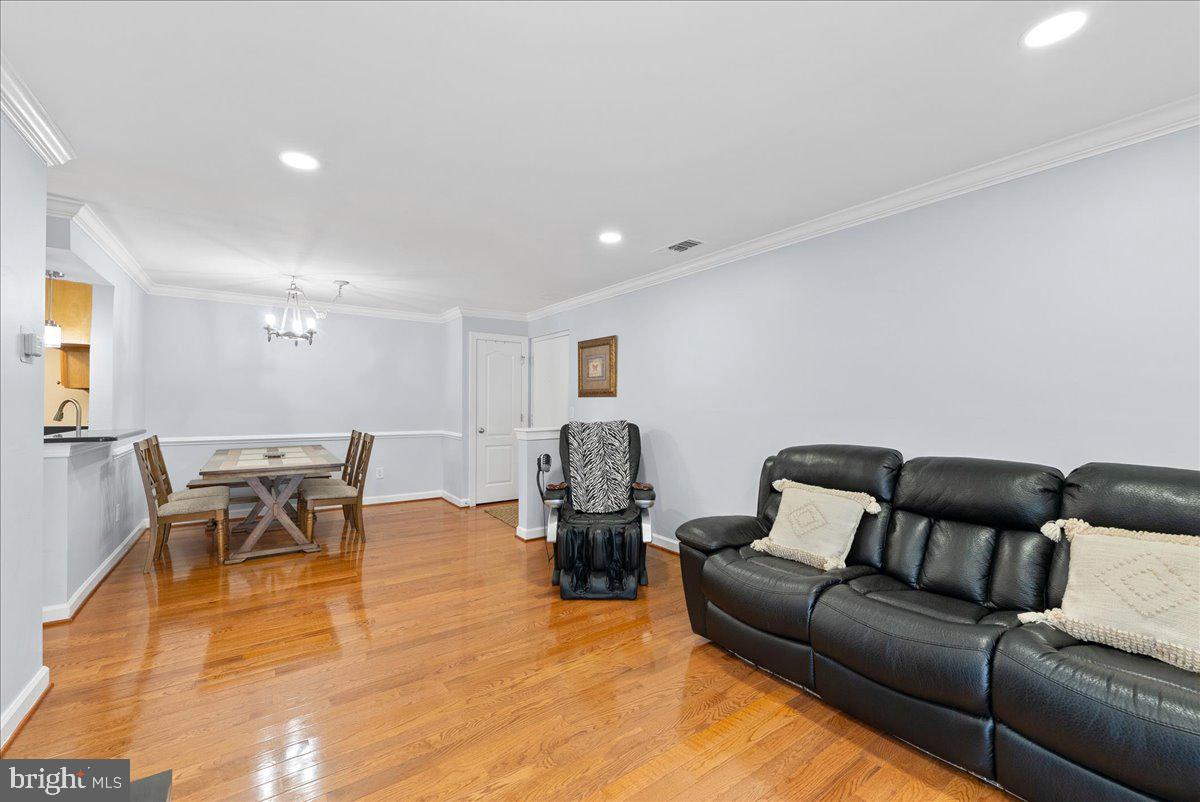 14901 RYDELL RD #201, CENTREVILLE, Virginia 20121, 2 Bedrooms Bedrooms, ,2 BathroomsBathrooms,Residential,For sale,14901 RYDELL RD #201,VAFX2257944 MLS # VAFX2257944