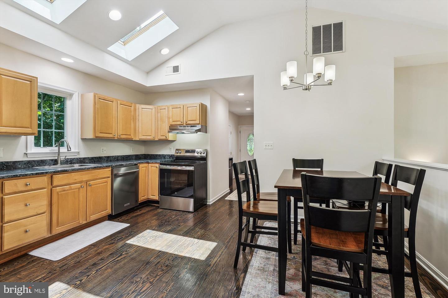 8473 SHORT ST, MANASSAS, Virginia 20112, 3 Bedrooms Bedrooms, ,2 BathroomsBathrooms,Residential,For sale,8473 SHORT ST,VAPW2100148 MLS # VAPW2100148