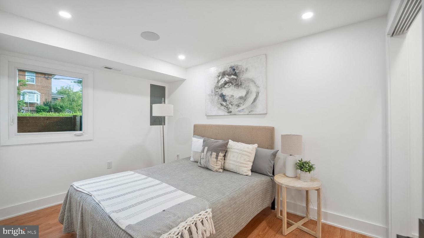 7521 9TH ST NW, WASHINGTON, District Of Columbia 20012, 4 Bedrooms Bedrooms, ,2 BathroomsBathrooms,Residential,For sale,7521 9TH ST NW,DCDC2212372 MLS # DCDC2212372