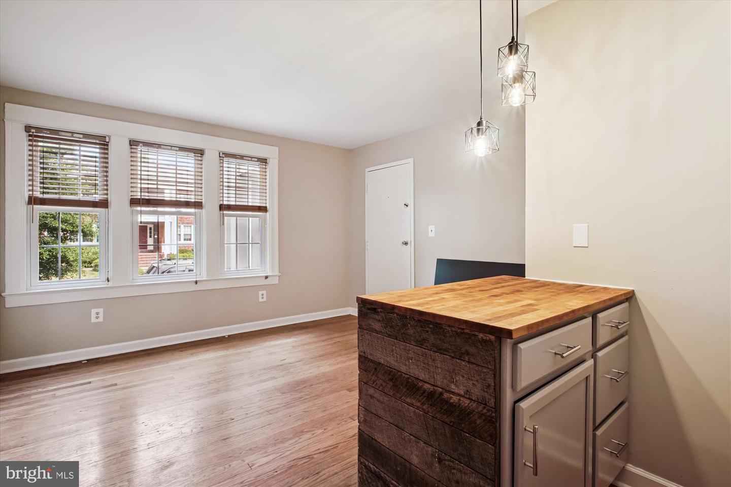 1706 DEWITT AVE #A, ALEXANDRIA, Virginia 22301, 1 Bedroom Bedrooms, ,1 BathroomBathrooms,Residential,For sale,1706 DEWITT AVE #A,VAAX2047920 MLS # VAAX2047920