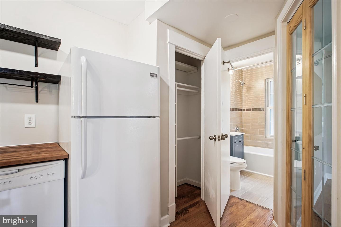 1706 DEWITT AVE #A, ALEXANDRIA, Virginia 22301, 1 Bedroom Bedrooms, ,1 BathroomBathrooms,Residential,For sale,1706 DEWITT AVE #A,VAAX2047920 MLS # VAAX2047920