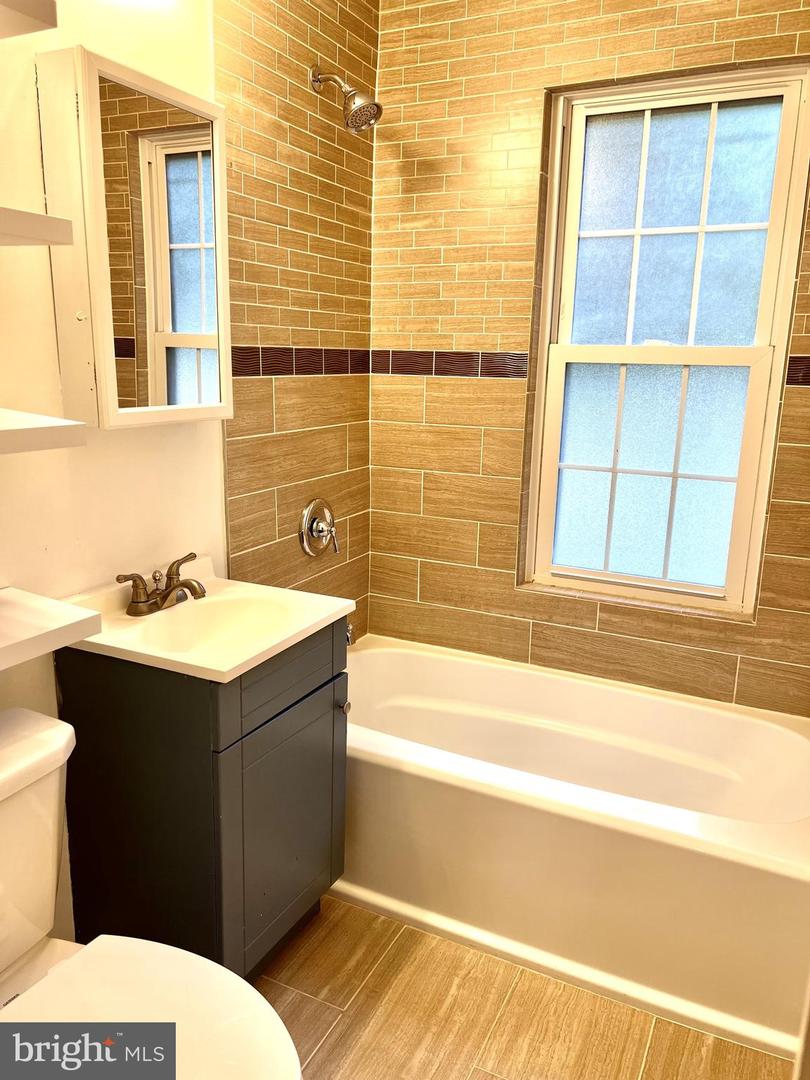 1706 DEWITT AVE #A, ALEXANDRIA, Virginia 22301, 1 Bedroom Bedrooms, ,1 BathroomBathrooms,Residential,For sale,1706 DEWITT AVE #A,VAAX2047920 MLS # VAAX2047920