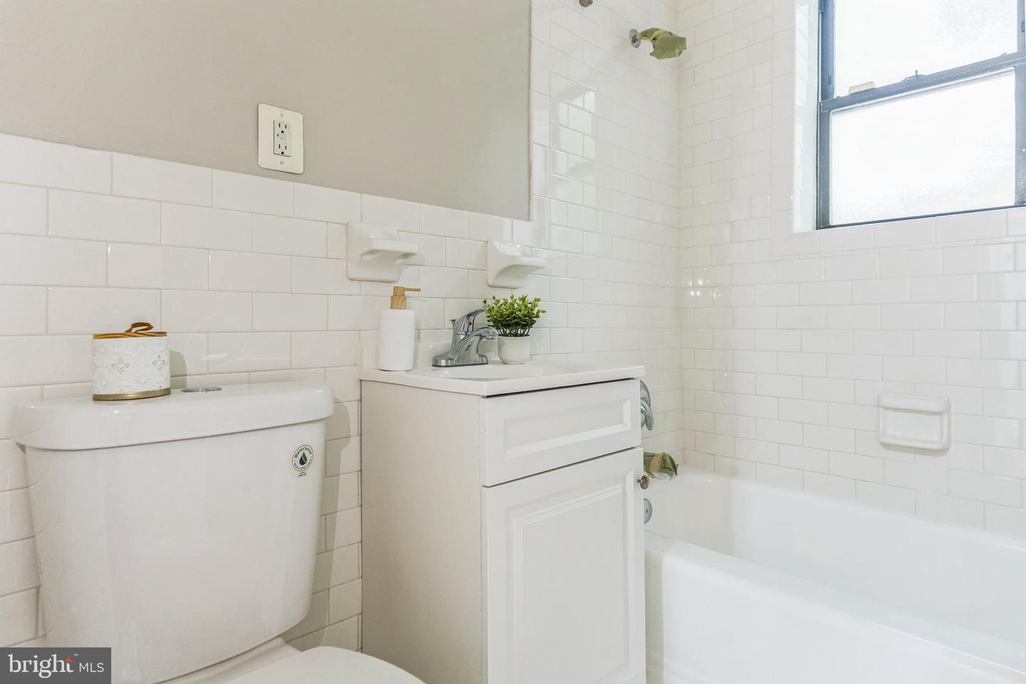 212 OAKWOOD ST SE #115, WASHINGTON, District Of Columbia 20032, 1 Bedroom Bedrooms, ,1 BathroomBathrooms,Residential,For sale,212 OAKWOOD ST SE #115,DCDC2212348 MLS # DCDC2212348