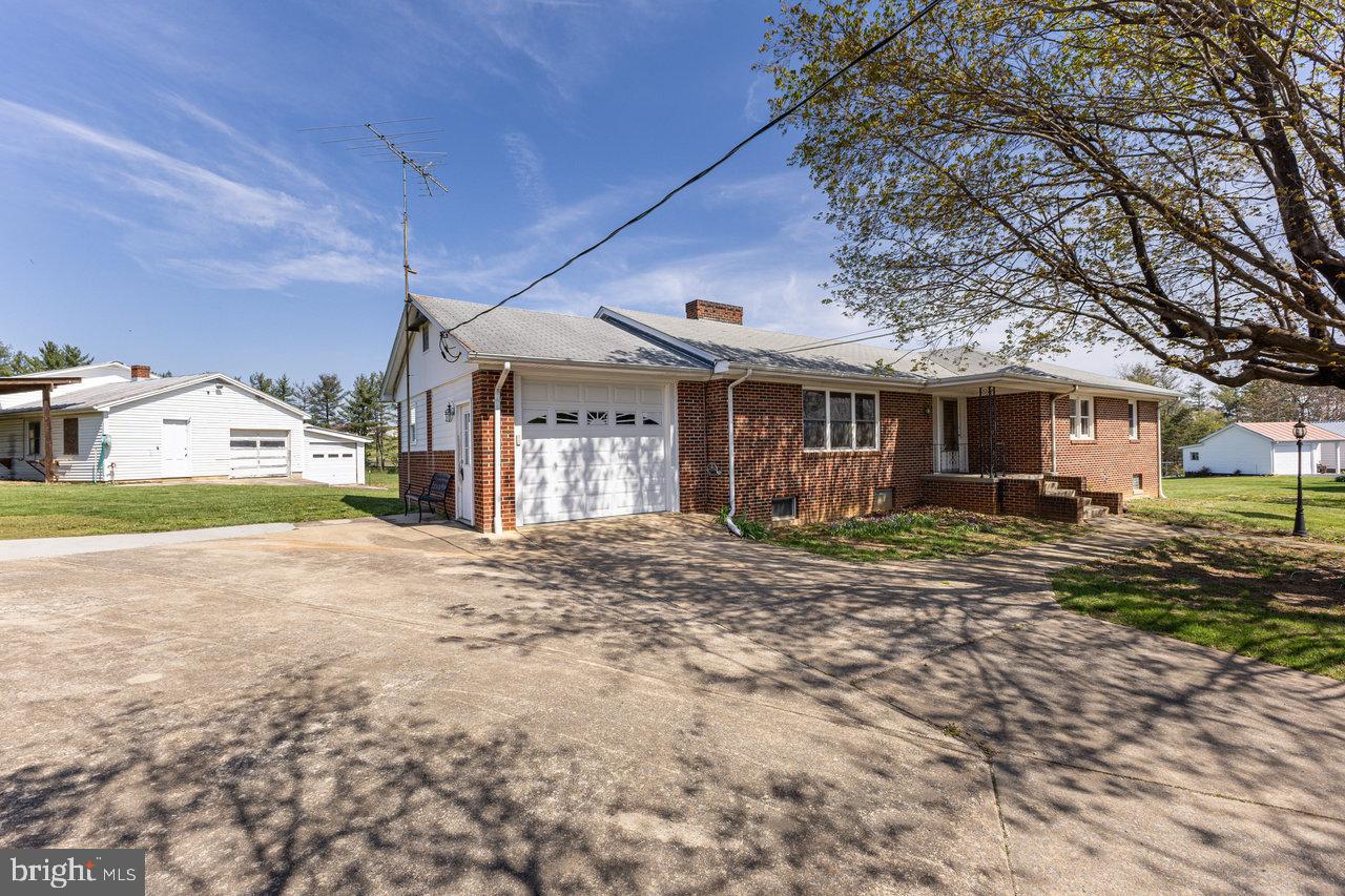 62 ROSSER DR, LURAY, Virginia 22835, 3 Bedrooms Bedrooms, ,2 BathroomsBathrooms,Residential,For sale,62 ROSSER DR,VAPA2004386 MLS # VAPA2004386