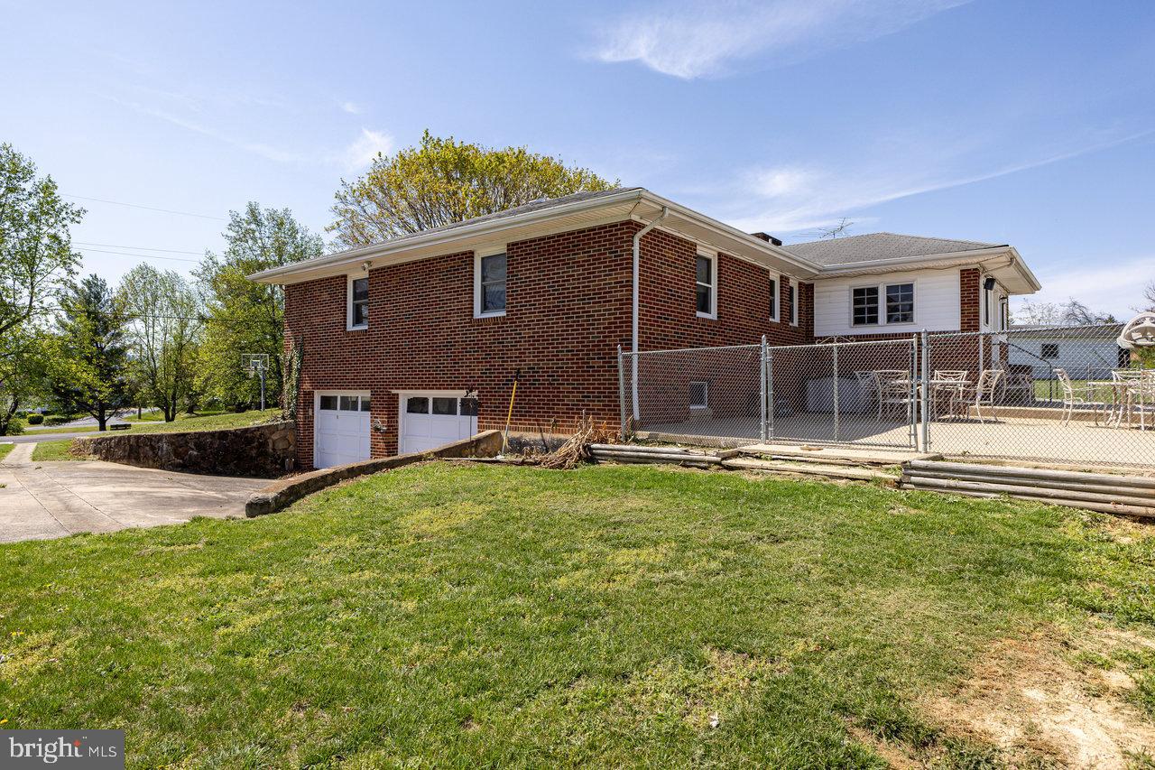 62 ROSSER DR, LURAY, Virginia 22835, 3 Bedrooms Bedrooms, ,2 BathroomsBathrooms,Residential,For sale,62 ROSSER DR,VAPA2004386 MLS # VAPA2004386