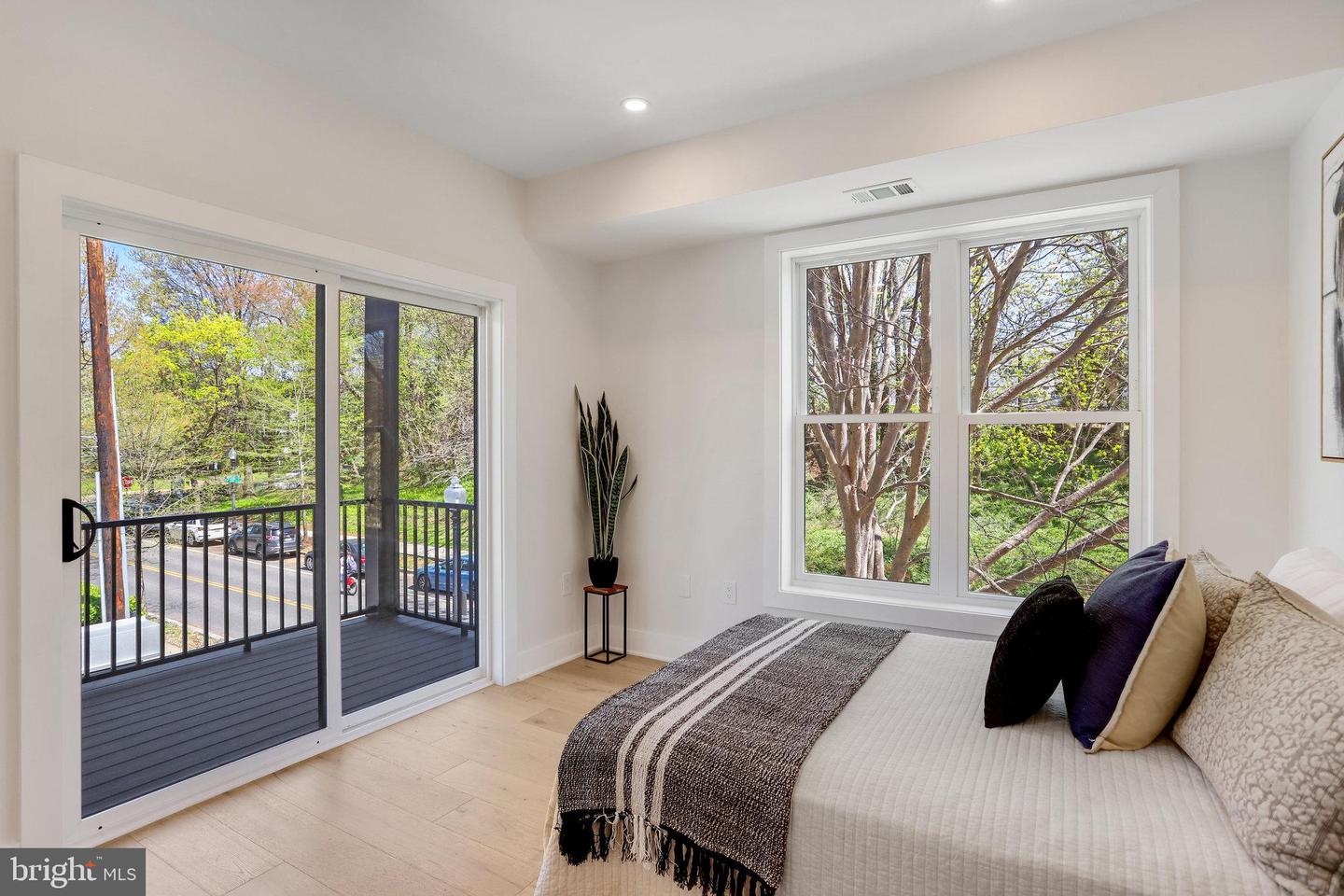 1600 37TH ST NW, WASHINGTON, District Of Columbia 20007, 5 Bedrooms Bedrooms, ,4 BathroomsBathrooms,Residential,For sale,1600 37TH ST NW,DCDC2187336 MLS # DCDC2187336