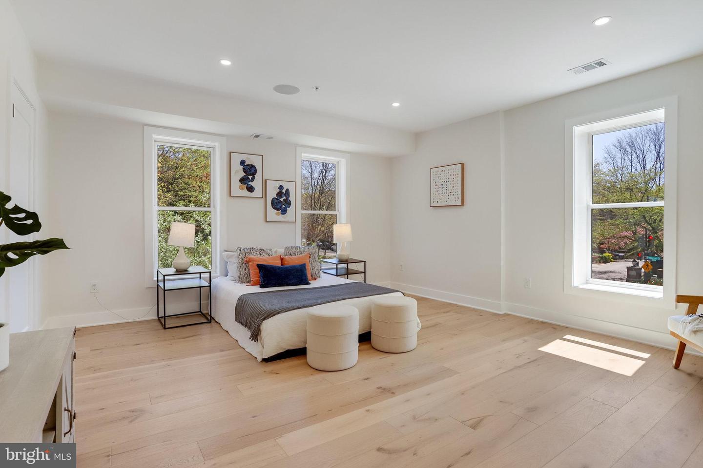 1600 37TH ST NW, WASHINGTON, District Of Columbia 20007, 5 Bedrooms Bedrooms, ,4 BathroomsBathrooms,Residential,For sale,1600 37TH ST NW,DCDC2187336 MLS # DCDC2187336