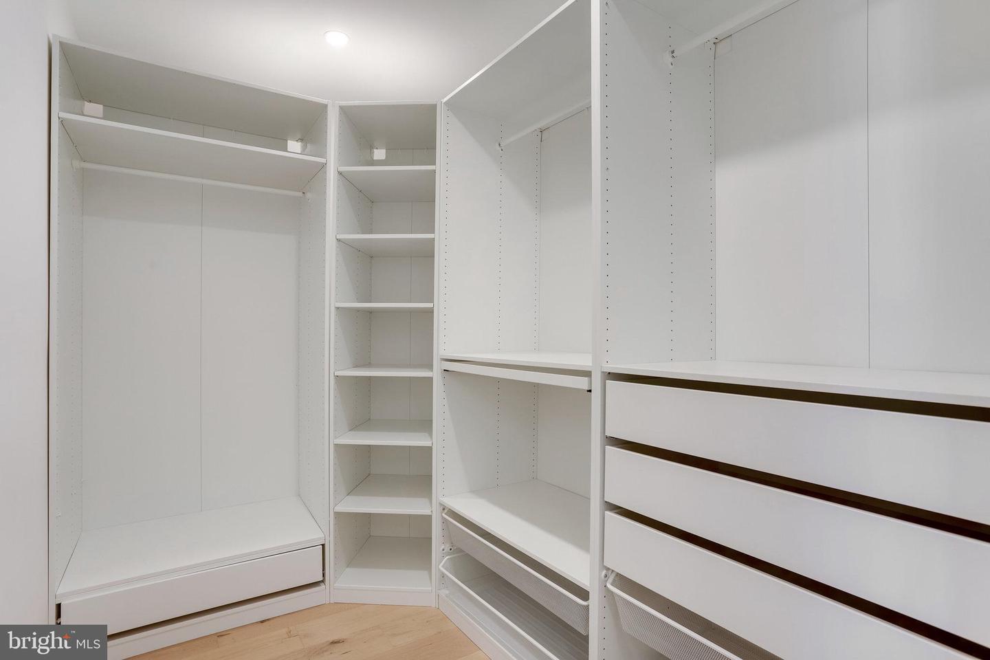 1600 37TH ST NW, WASHINGTON, District Of Columbia 20007, 5 Bedrooms Bedrooms, ,4 BathroomsBathrooms,Residential,For sale,1600 37TH ST NW,DCDC2187336 MLS # DCDC2187336