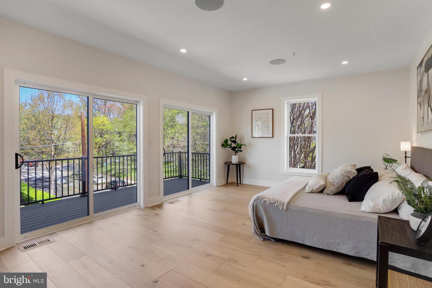 1600 37TH ST NW, WASHINGTON, District Of Columbia 20007, 5 Bedrooms Bedrooms, ,4 BathroomsBathrooms,Residential,For sale,1600 37TH ST NW,DCDC2187336 MLS # DCDC2187336