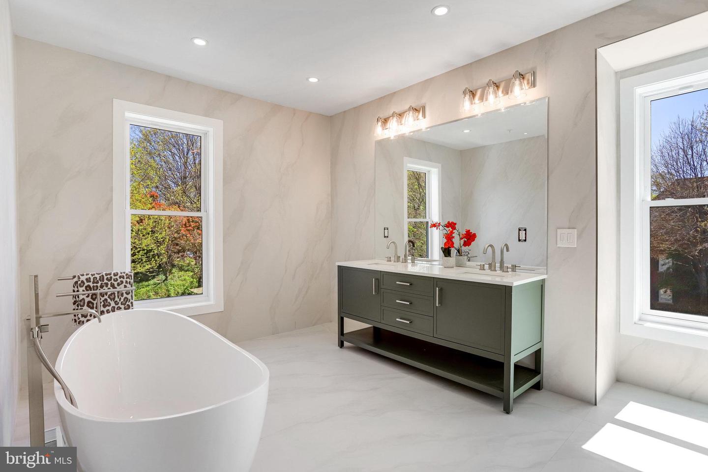 1600 37TH ST NW, WASHINGTON, District Of Columbia 20007, 5 Bedrooms Bedrooms, ,4 BathroomsBathrooms,Residential,For sale,1600 37TH ST NW,DCDC2187336 MLS # DCDC2187336