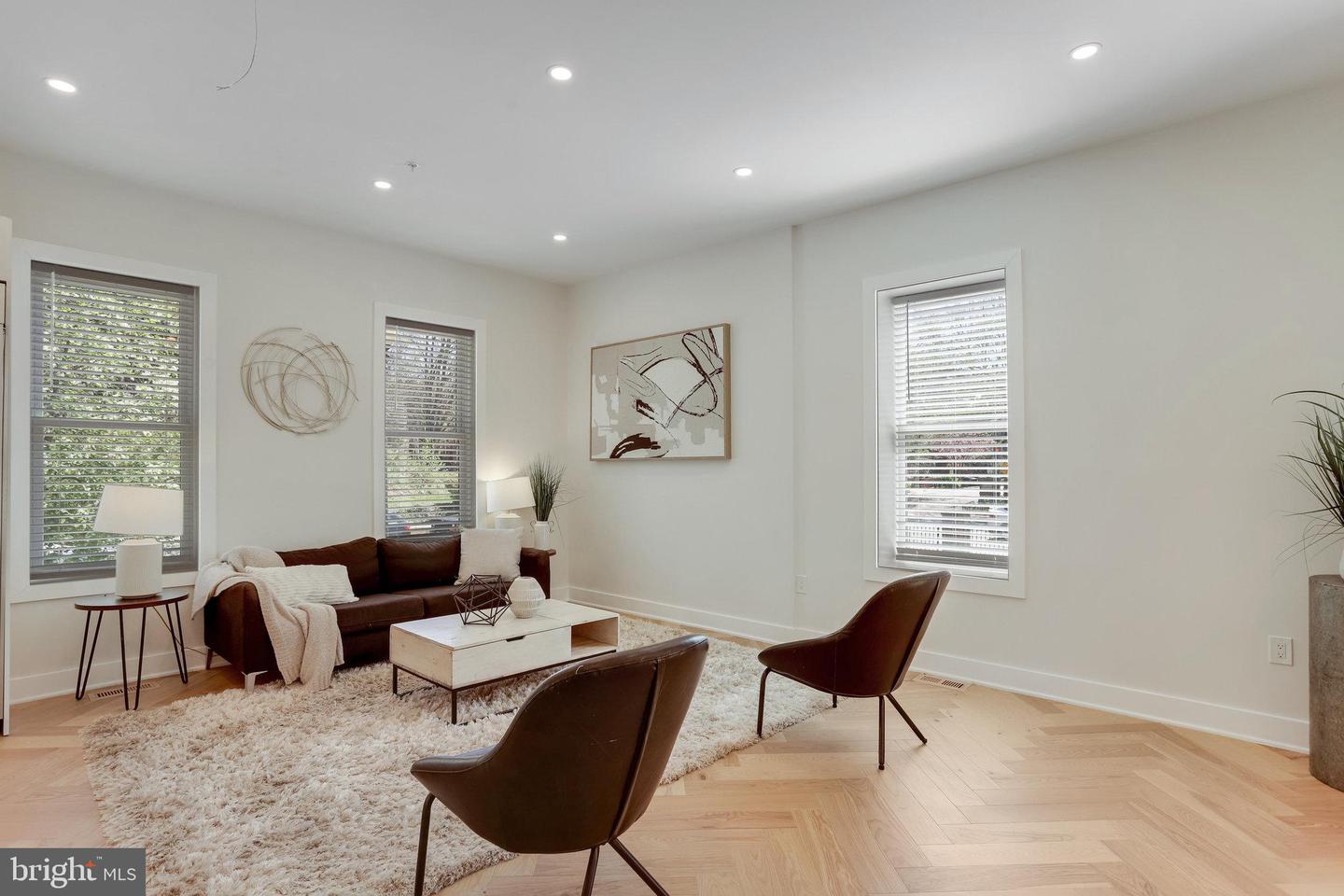 1600 37TH ST NW, WASHINGTON, District Of Columbia 20007, 5 Bedrooms Bedrooms, ,4 BathroomsBathrooms,Residential,For sale,1600 37TH ST NW,DCDC2187336 MLS # DCDC2187336