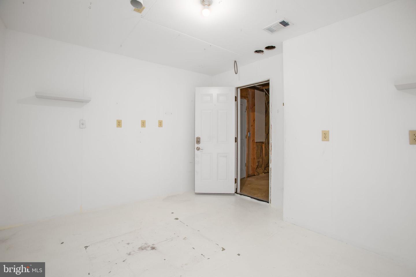 14500 RIVER JUNCTION DR, FREDERICKSBURG, Virginia 22407, 5 Bedrooms Bedrooms, ,3 BathroomsBathrooms,Residential,For sale,14500 RIVER JUNCTION DR,VASP2032302 MLS # VASP2032302