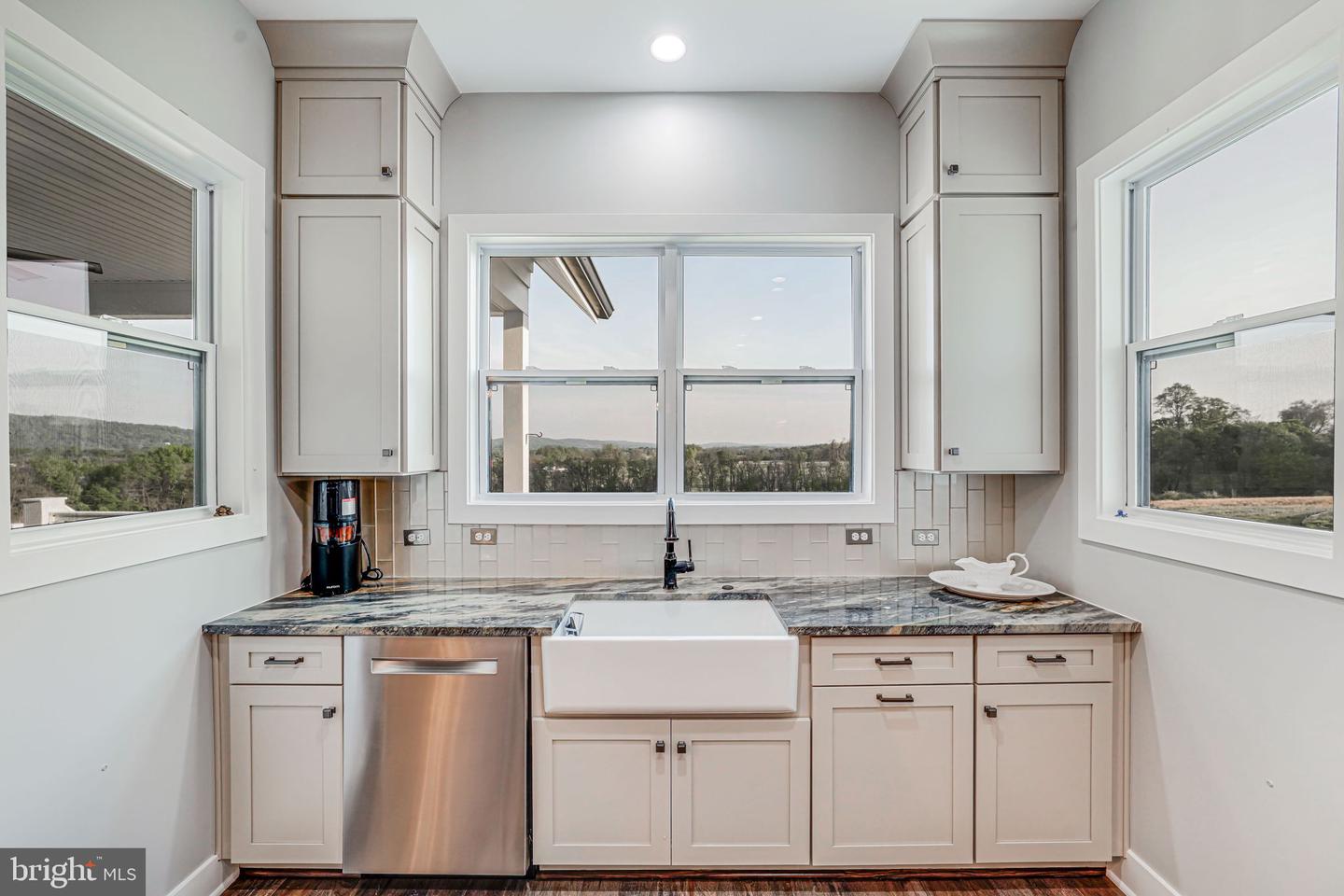 12116 PETEY LN, LOVETTSVILLE, Virginia 20180, 5 Bedrooms Bedrooms, ,4 BathroomsBathrooms,Residential,For sale,12116 PETEY LN,VALO2094624 MLS # VALO2094624