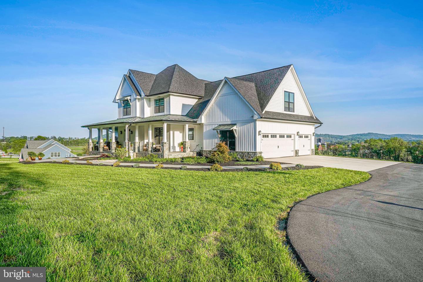 12116 PETEY LN, LOVETTSVILLE, Virginia 20180, 5 Bedrooms Bedrooms, ,4 BathroomsBathrooms,Residential,For sale,12116 PETEY LN,VALO2094624 MLS # VALO2094624